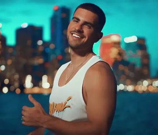 Con un video filmado en Miami, Rombai lanza Cachondax, cancin cien por cien para bailar

